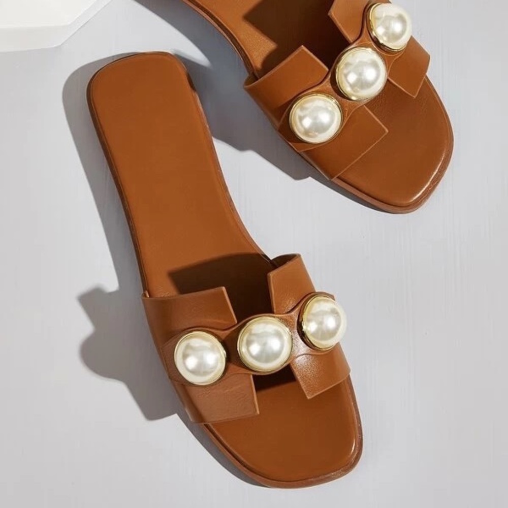 Pearl sandals